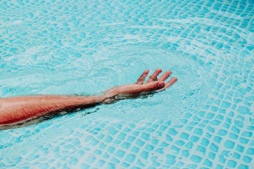 3 Reasons To Hire A Pool Service For A One-Time Cleaning